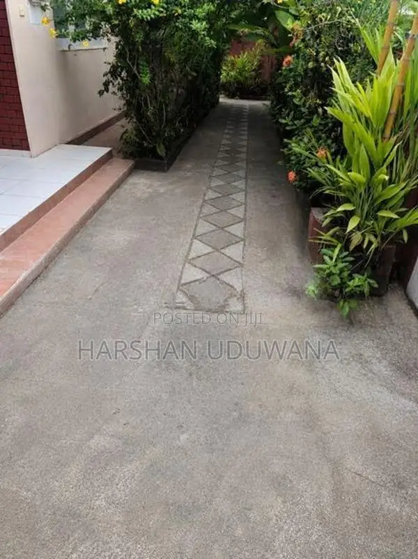 Beautiful 6-Bedroom Single-Storey House for Rent Anderson Rd, Kalubowi