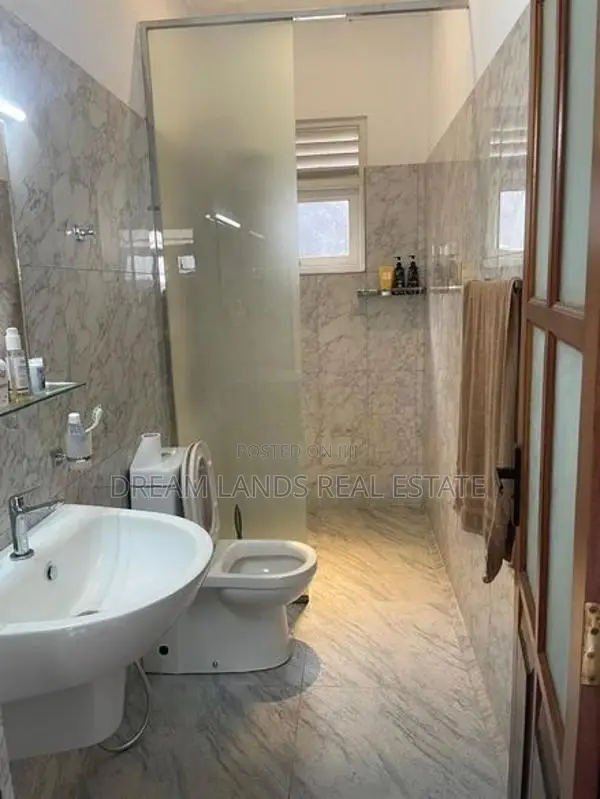 Stand a lone house for rent commercial purpose piliyandala