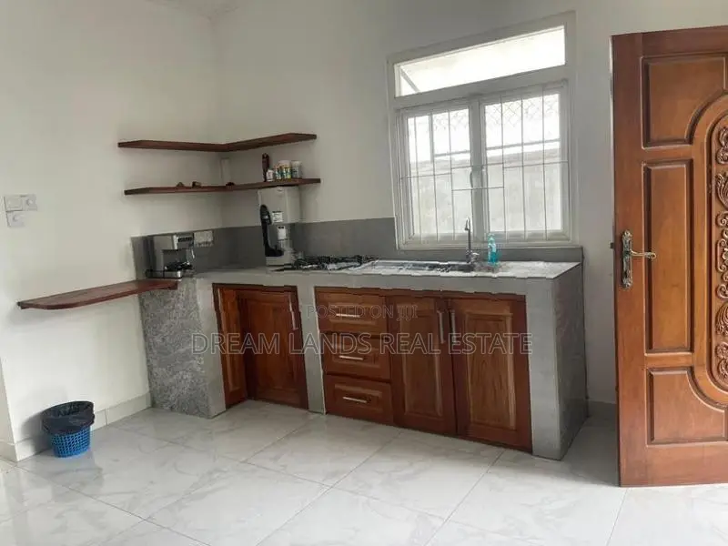 Stand a lone house for rent commercial purpose piliyandala