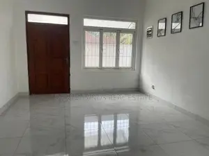 Stand a lone house for rent commercial purpose piliyandala