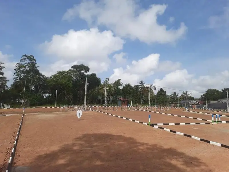 මොරටුවට ලග ගොරකානෙන් හොදම බිම් කොටස් N38