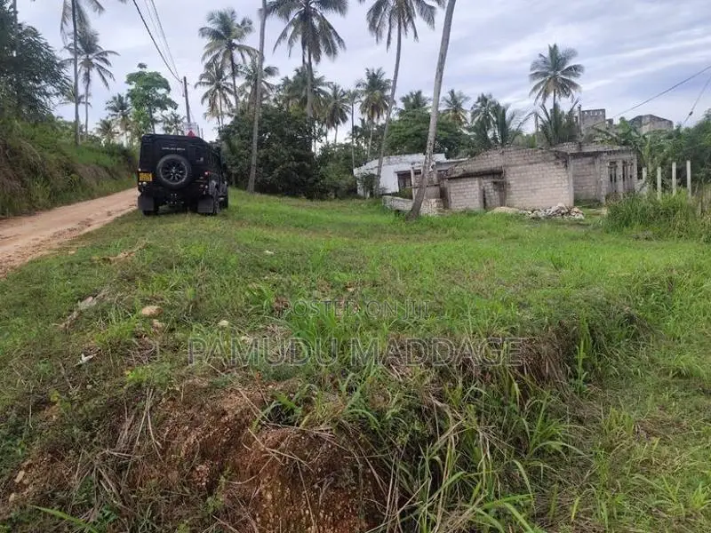 කුරුණෑගලින් වටිනා ඉඩමක් විකිණීමට