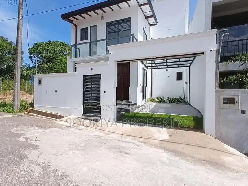 Two Storey House for Sale in Piliyandala