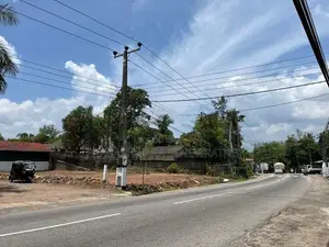 Land for Sale Avissawella Main Road
