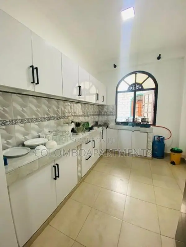 Long-Term Rent Apartment Available in Colombo 06. (Code: CSPL301)
