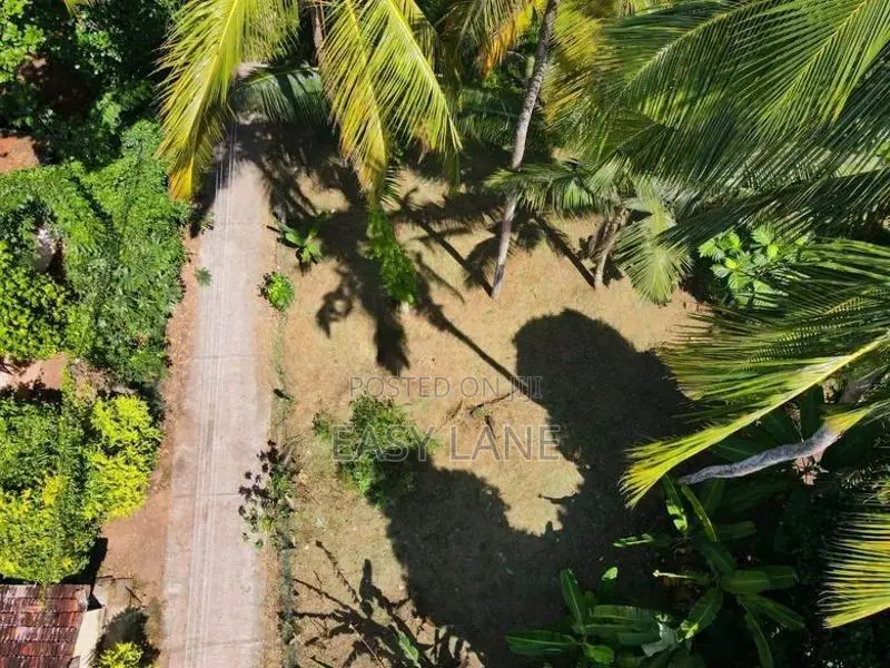 යක්කල ලයිසියම් එක ලගින් වටිනා ඉඩමක් / SA 11022