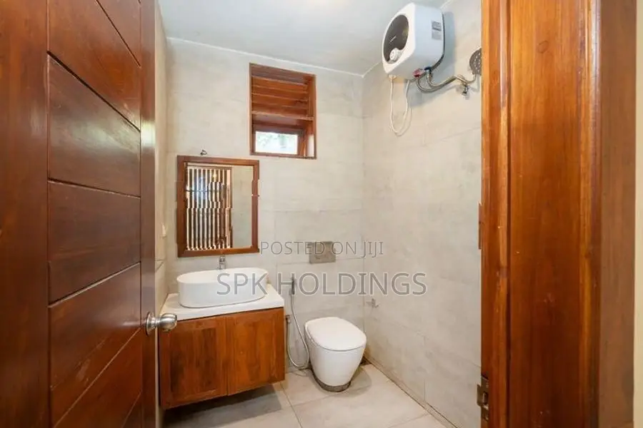 Premium 5BR Luxury Villa in Battaramulla