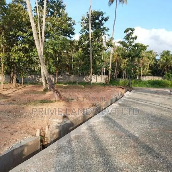 පැල්ලන්දෙණිය හන්දියෙන්ම සුපිරි ඉඩමක්