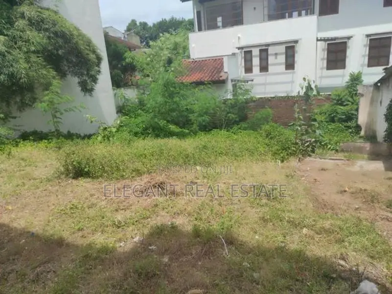 Land for Sale - 08 Perches in Colombo 05 (A2422)