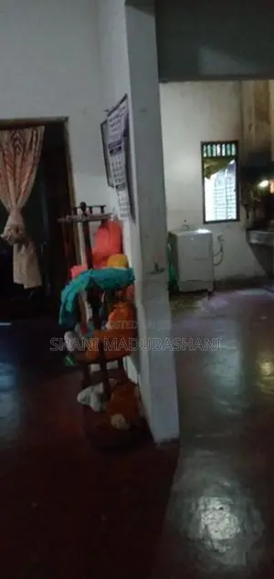 House with Land for Sale මොනරාගල