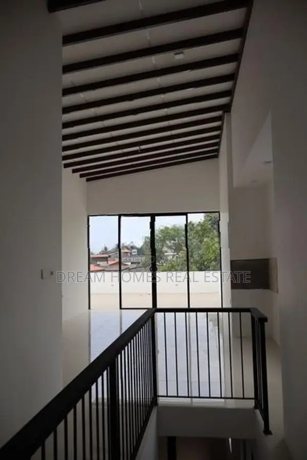Modern 3-Storey Office Space for Rent – Boralesgamuwa