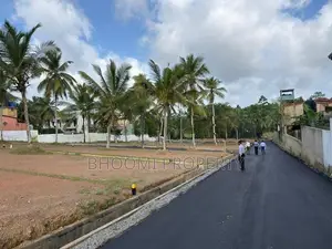 කොලඹ හොරණ ප්‍රධාන පාරට 200m දුරින් නේවාසික බිම්කොටස්