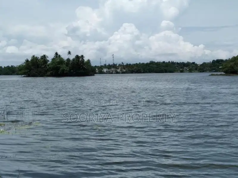 Lake Facing Land for Sale - Moratuwa