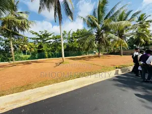 කොලඹ හොරණ ප්‍රධාන පාරට 200m දුරින් නේවාසික බිම්කොටස්
