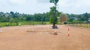 පොල්ගස්ඕවිට කහතුඩුව 120 බස් පාරට ඇවිදින දුරින් පදිංචි වෙන්න