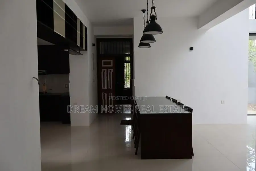 Modern 3-Storey Office Space for Rent – Boralesgamuwa