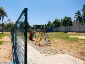 මල්කඩුවාවෙන් ඉඩමක්