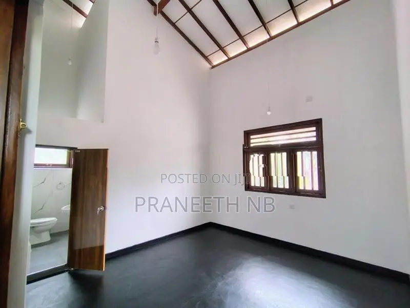 Upstair House for Rent - Walahanduwa