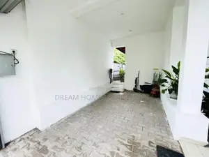 Modern 3-Bedroom House for Sale – Maharagama Temple Road
