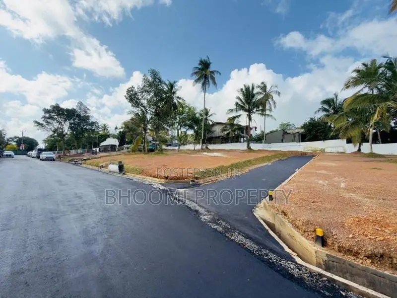 කොලඹ හොරණ ප්‍රධාන පාරට 200m දුරින් නේවාසික බිම්කොටස්