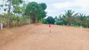 පොල්ගස්ඕවිට කහතුඩුව 120 බස් පාරට ඇවිදින දුරින් පදිංචි වෙන්න