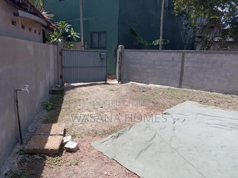 Eligence Land with House for Sale Talawathugoda