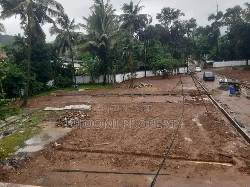 மத்தளையில் விற்பனைக்கு நிலம்