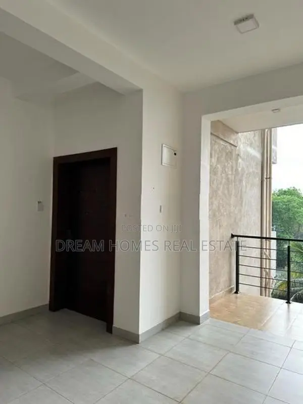 Fully Furnished Apartment for Sale – Aspire Residence, Athurugiriya