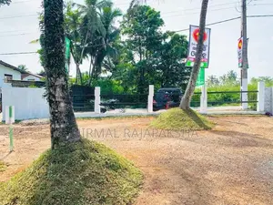Luxury Land Plots For Sale In Athurugiriya