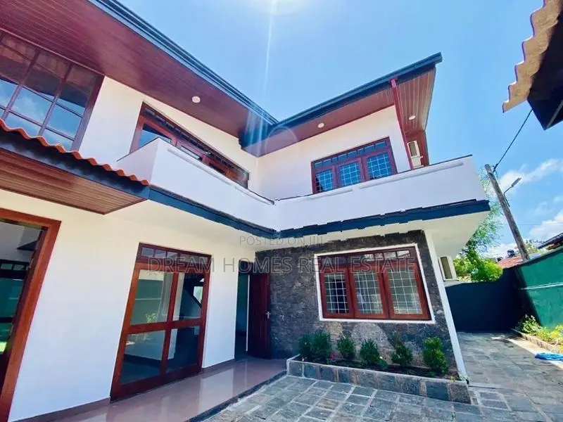 Luxury Refurbished Tropical Style House for Rent – Colombo 5