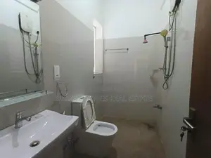 Luxury 3BR House with Parking Backyard – Pitakotte