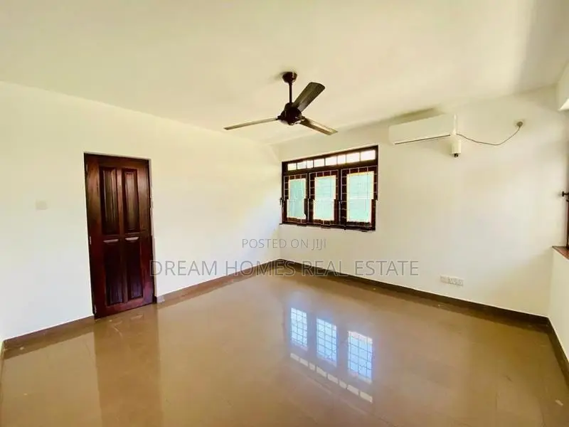 Luxury Refurbished Tropical Style House for Rent – Colombo 5