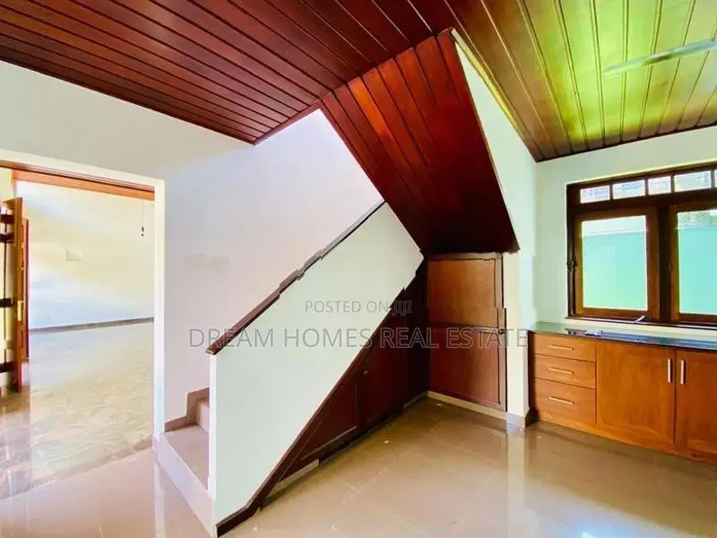 Luxury Refurbished Tropical Style House for Rent – Colombo 5