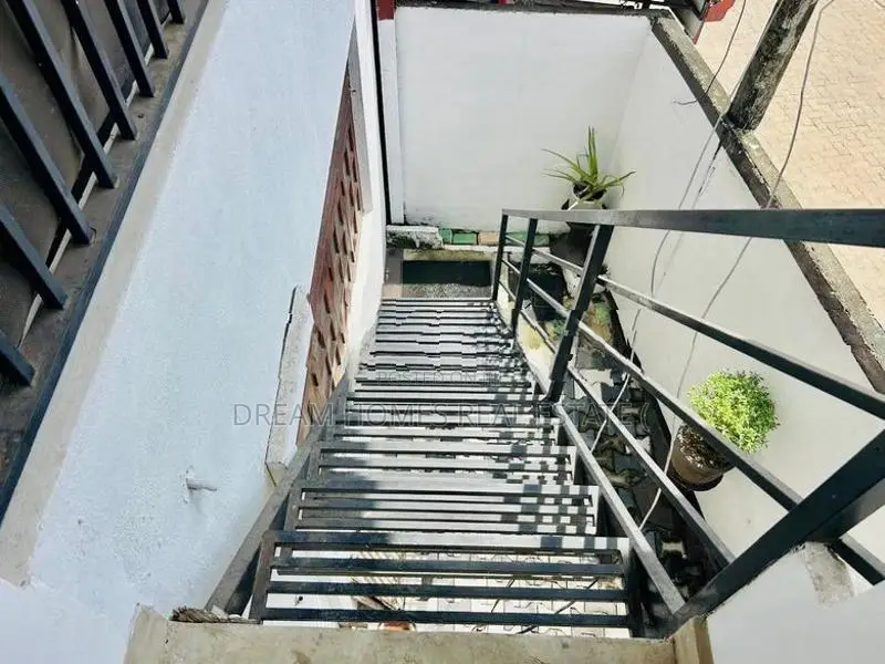Upstair House for Sale in Katubedda