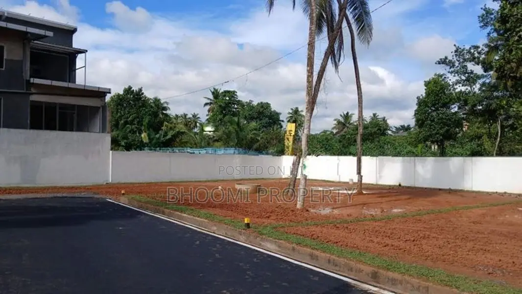 Kadawatha, Kirillawala Land for Sale