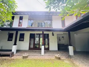 Luxurious house with Paddy Field View and Pool for sell – Battaramulla