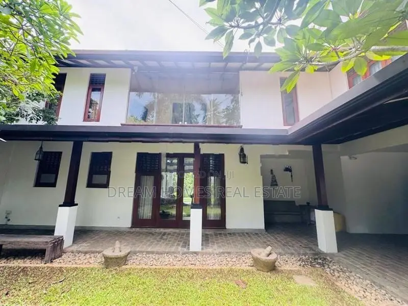 Luxurious house with Paddy Field View and Pool for sell – Battaramulla