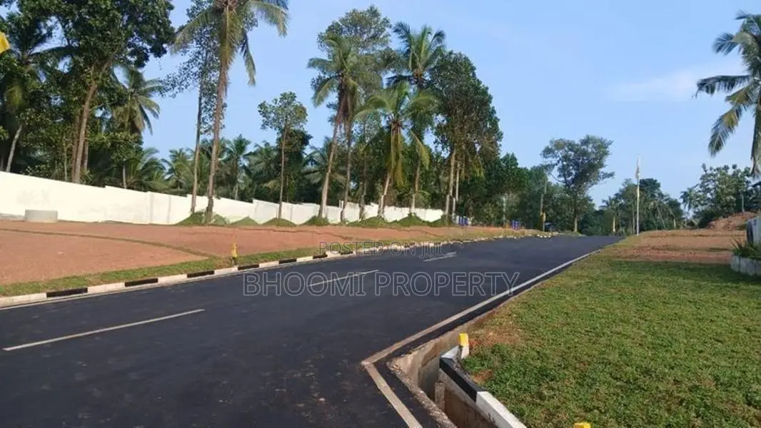 Gated lands for sale Kadawatha