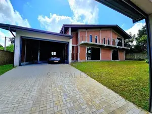 Modern Designed Luxury Villa House For Sale In Kahathuduwa.