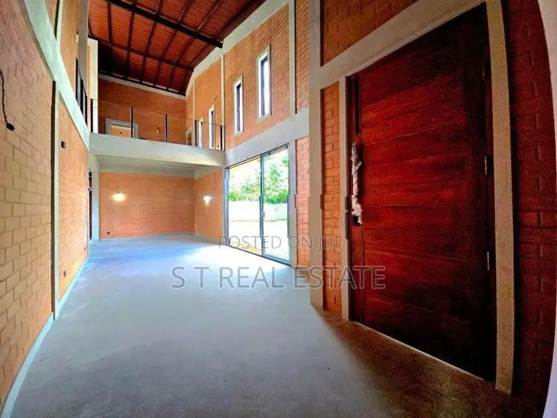 Modern Designed Luxury Villa House For Sale In Kahathuduwa.