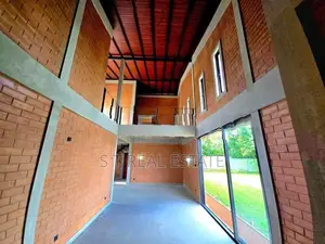Modern Designed Luxury Villa House For Sale In Kahathuduwa.