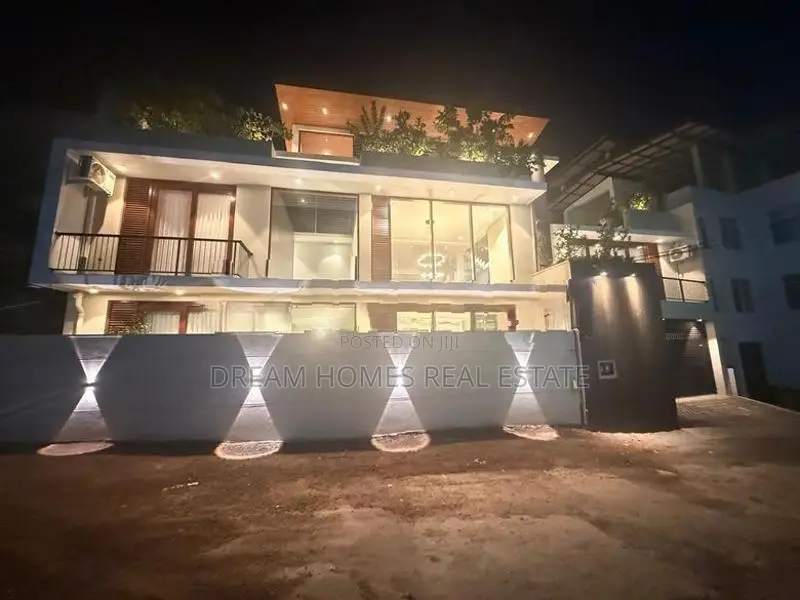 Fully Furnished Luxury New House with Swimming Pool-Boralesgamuwa
