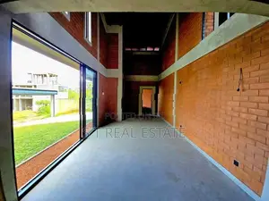 Modern Designed Luxury Villa House For Sale In Kahathuduwa.