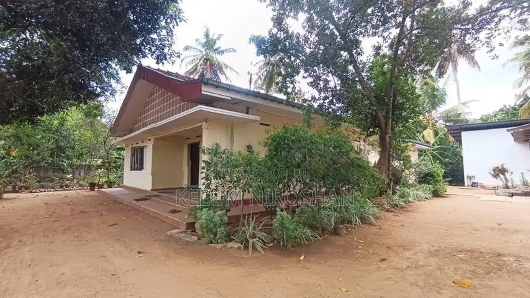 නිවස සමග ව්‍යාපාර ස්ථානය විකිණීමට කදුරුගස්ආර