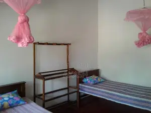 පිරිමි ළමුන් සඳහා බෝඩිම් කාමර-අනුරාධපුර