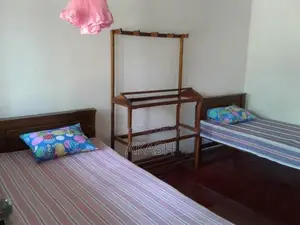 පිරිමි ළමුන් සඳහා බෝඩිම් කාමර-අනුරාධපුර