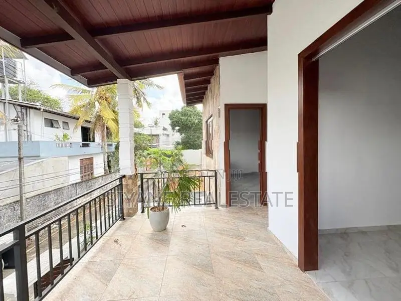 Luxury New House for Sale in Hokandara