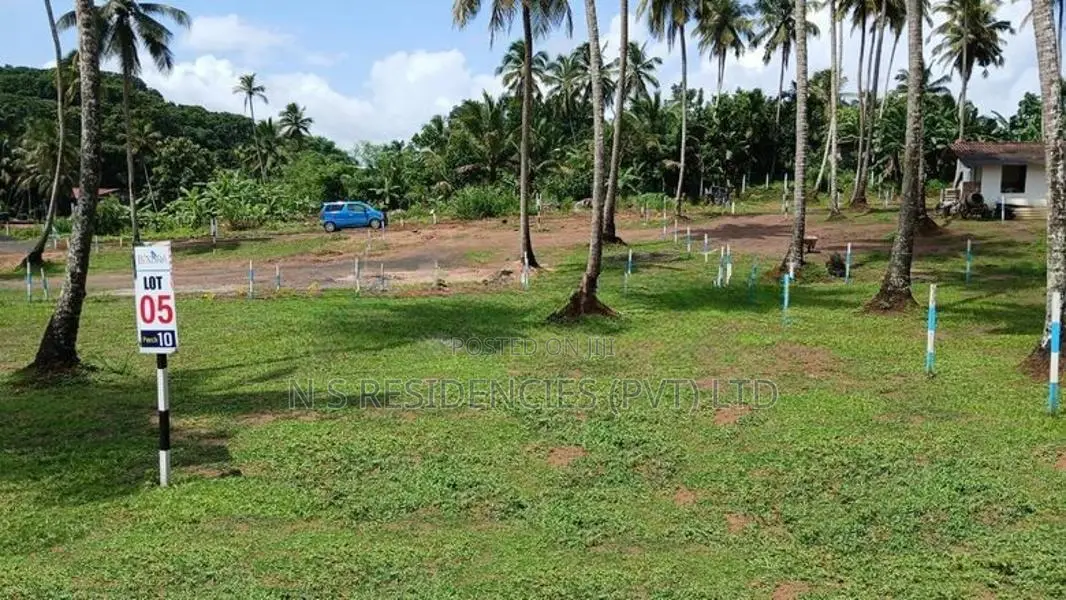 Land for Sale in Polgahawela - Near Railway Station u03