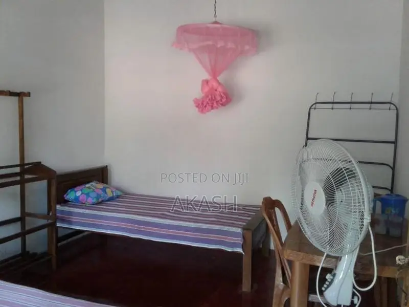 පිරිමි ළමුන් සඳහා බෝඩිම් කාමර-අනුරාධපුර