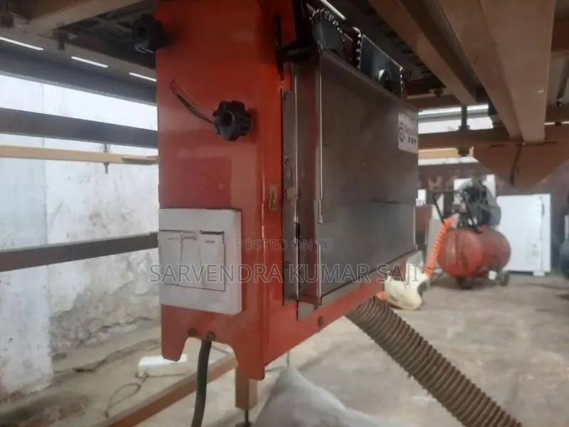 Board Cutting Machine
